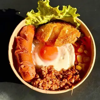 Hình ảnh Cơm trộn full topping - cơm trộn thịt bằm - trứng chiên