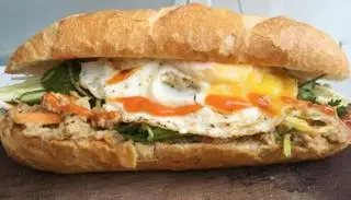 Hình ảnh Bánh mì trứng chiên