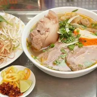 Hình ảnh Bún bò gân giò chả