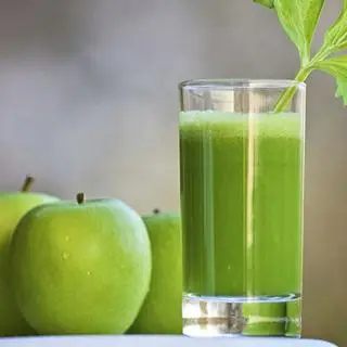 Hình ảnh Nước ép táo - cần tây
