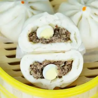Hình ảnh Bánh bao 2 trứng cút