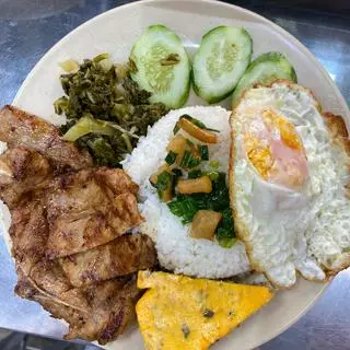 Hình ảnh Cơm tấm sườn chả trứng