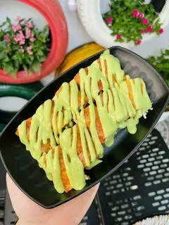 Hình ảnh Bánh tráng cuộn sốt bơ hoa quả