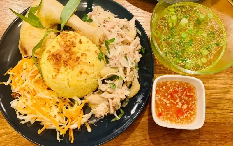 Hình ảnh Cơm gà - gỏi rau - canh