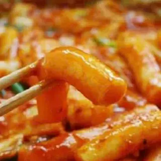 Hình ảnh Tokbokki cay full topping