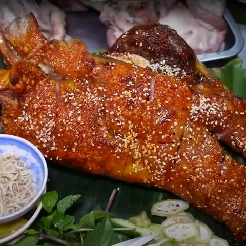 Hình ảnh Má Heo Da Giòn, Bò Lá Lốt Mỡ Chài & Cút Nướng - Rạch Bùng Binh