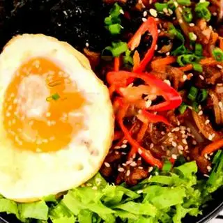 Hình ảnh Cơm thịt heo sốt tiêu đen