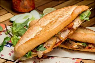 Hình ảnh Bánh mì xá xíu