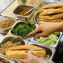 Hình ảnh Bánh mì pate xá xíu - xúc xích đỏ