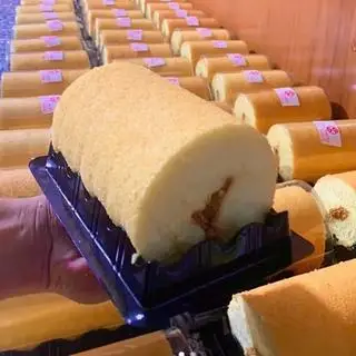 Hình ảnh Bông Lan Kem Trứng Dừa Sấy
