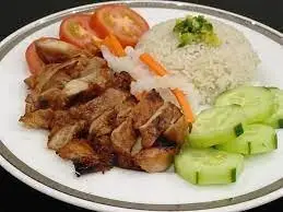 Hình ảnh Cơm trắng gà kho tiêu