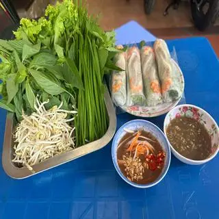 Hình ảnh Gỏi cuốn tôm - tai heo