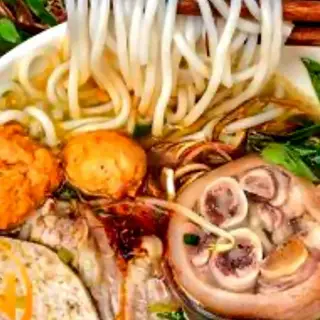 Hình ảnh Bún bò huế bát đặc biệt