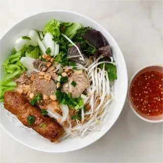 Hình ảnh Bún thịt xào heo - nem nướng
