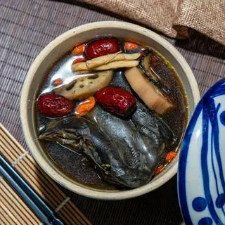 Hình ảnh Gà ác tiềm