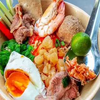 Hình ảnh Mì trộn đầy đủ