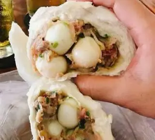 Hình ảnh Bánh bao 3 trứng cút