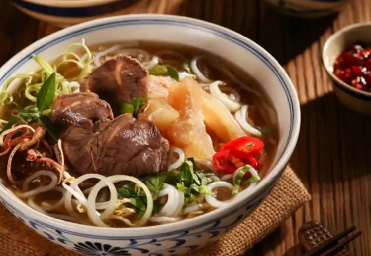 Hình ảnh Bún bò nạm - gân
