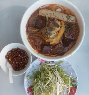 Hình ảnh Bún bò Huế bắp bò