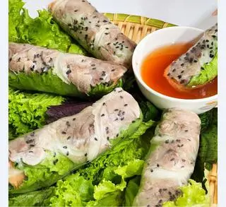 Hình ảnh Một cuốn bắp giò heo meat deli
