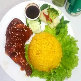 Hình ảnh Cơm rang đùi gà sốt chua ngọt - 1 Coca Cola chai