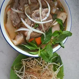 Hình ảnh Bún bò đặc biệt