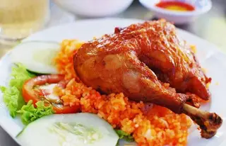 Hình ảnh Cơm gà sốt cay 