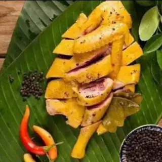 Hình ảnh nửa còn gà ủ muối ăn mát tặng sốt 