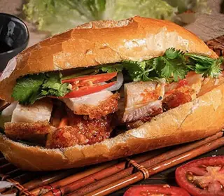 Hình ảnh Bánh mì heo quay