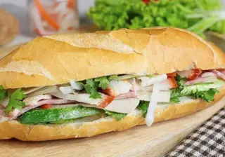 Hình ảnh Bánh mì Sài Gòn size trung