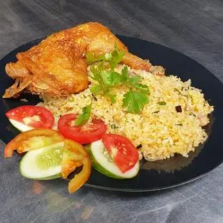 Hình ảnh Cơm gà xối mỡ mông
