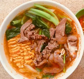 Hình ảnh Mỳ tim cật bò chua cay