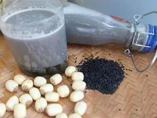 Hình ảnh Hạt sen đậu phộng mè đen