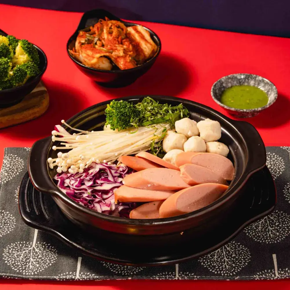 Hình ảnh Mì kim chi cá viên xúc xích