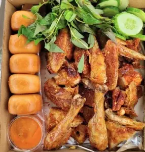 Hình ảnh Gà Nướng Bánh Bao Mr Bắp 