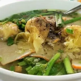 Hình ảnh Hủ tiếu mì sủi cảo xương