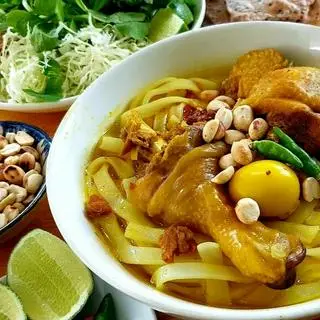 Hình ảnh Mỳ quảng gà ta
