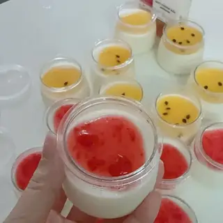 Hình ảnh Sữa chua dâu tây