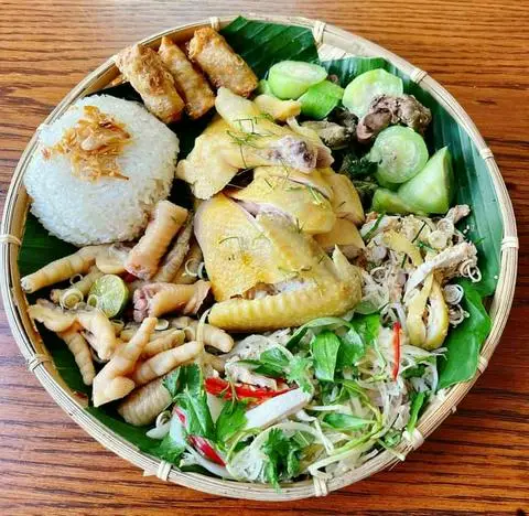 Hình ảnh Mười Thương - Cơm gà & Cơm văn phòng - Đường 3J