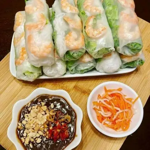 Hình ảnh Gỏi Cuốn Chị Hồng - Lạc Long Quân