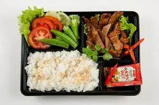 Hình ảnh Cơm thịt heo nướng - canh