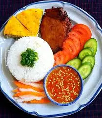 Hình ảnh Cơm sườn chả trứng