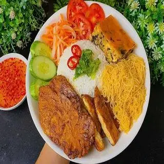 Hình ảnh Cơm tấm sườn chả