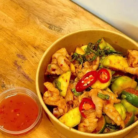 Hình ảnh Chân Gà Sốt Thái - Kha Vạn Cân