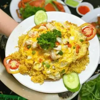 Hình ảnh Cơm chiên hải sản phủ trứng