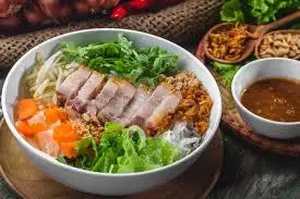 Hình ảnh Bún mắm nêm heo quay da giòn