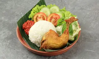 Hình ảnh Cơm gà chiên giòn