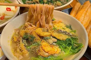 Hình ảnh Bánh đa đỏ cá rô đồng
