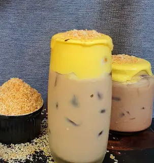 Hình ảnh Trà sữa kem trứng dừa nướng
