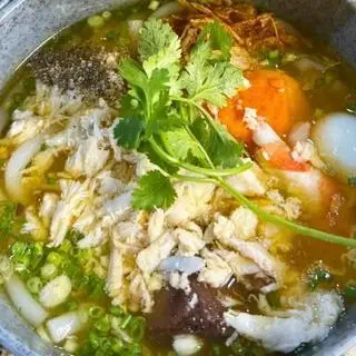 Hình ảnh Tô em bé - cua gỡ và trứng cút